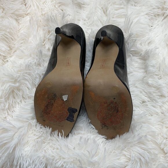 Lightly worn Vince Camuto black heels 8B - Picture 4 of 4